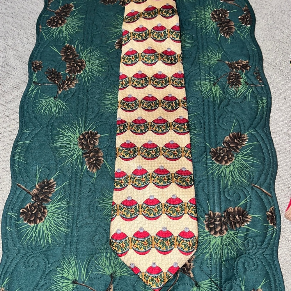 Holiday ornament print soft gold 100% silk tie Croft & barrow gently used - Picture 1 of 4